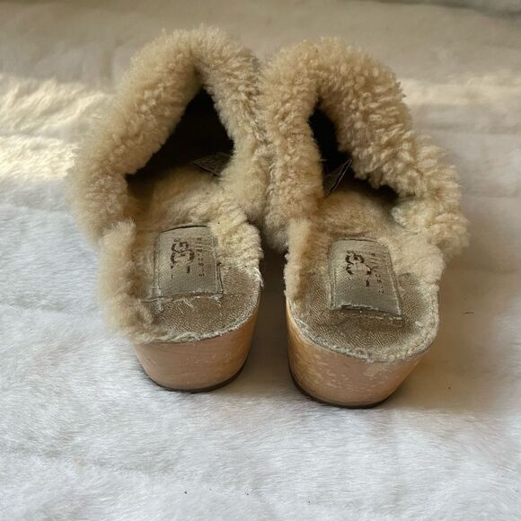 Ugg dark brown clogs with studs sheepskin lining size 5 - Picture 6 of 10